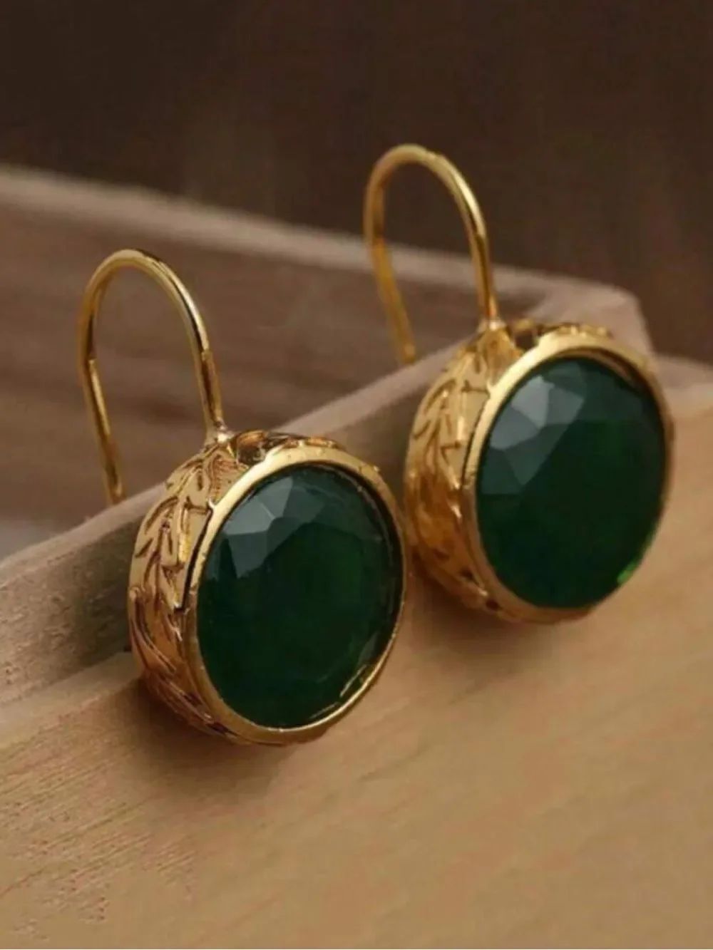 Green crystal earrings S1472